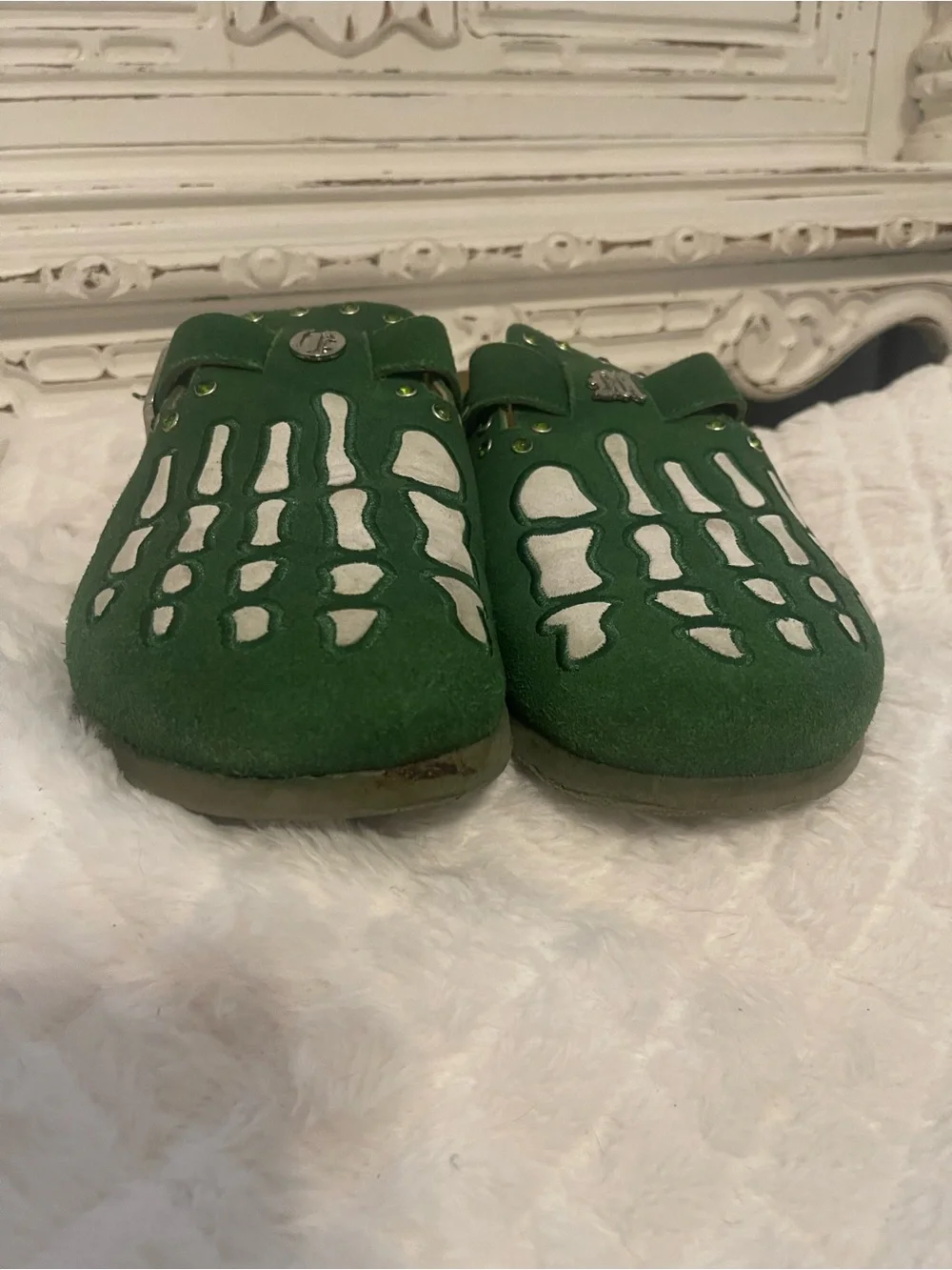 Octavious Marks “Don’t touch the moss Packed a punch” Green Slip-on Clogs